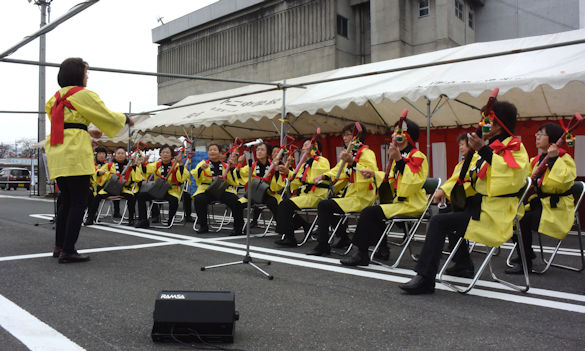 女性部スコップ三味線演奏（農業まつり）